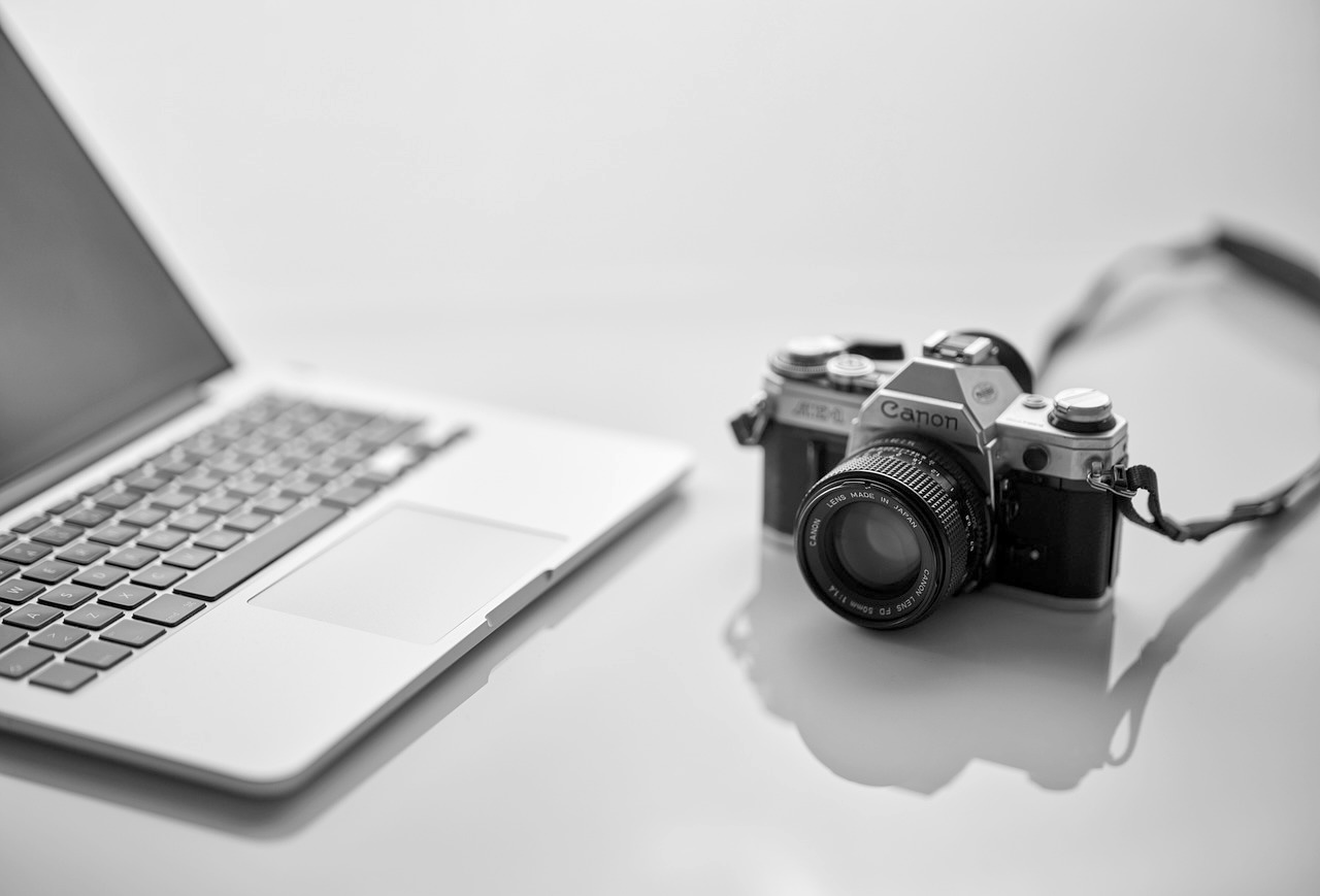 Gio Dis est un photographe, vidéaste et webmaster basé à Lausanne en Suisse. Il réalise des photos, vidéos et sites web. Contactez Gio Dis.